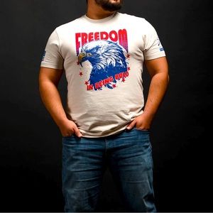 Grunt Style “Freedom in Bring Bold” Men’s T-Shirt in Sand Color, Sz L